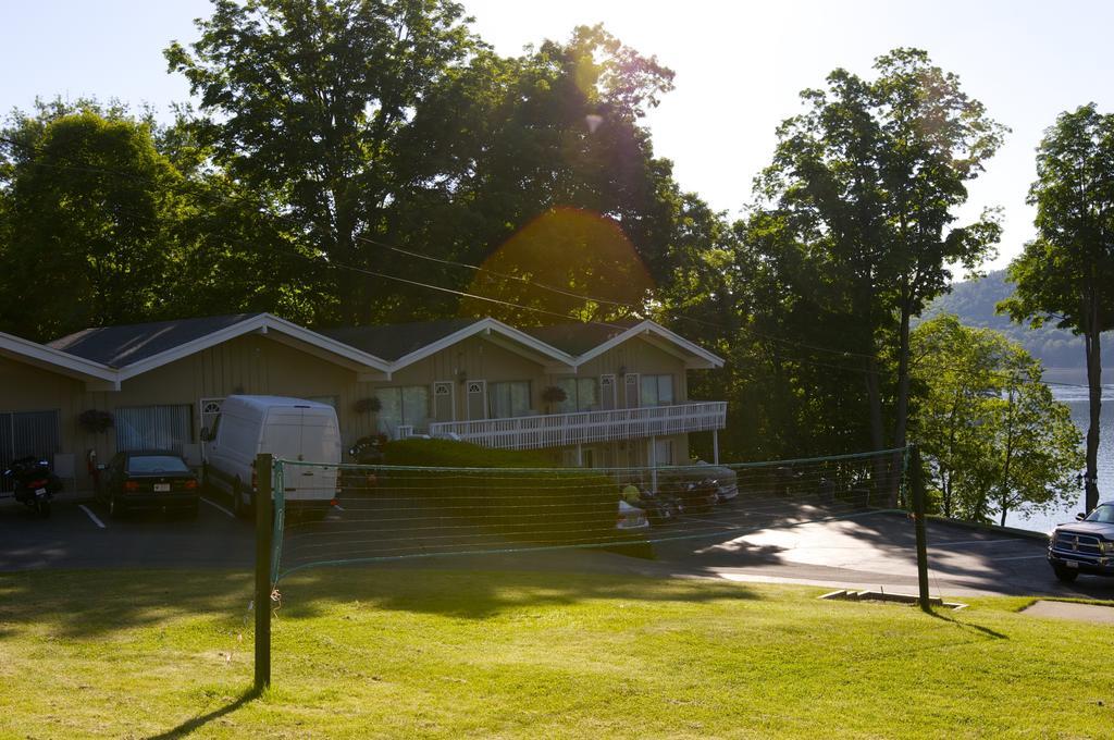 Tea Island Resort Lake George Exterior photo